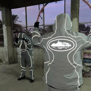 Ensemble de survêtement coupe-vent en nylon uni pour homme, coupe ample et oversize, idéal pour la course à pied et le jogging, avec éléments réfléchissants - Product Image 4