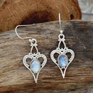 Boucles d'oreilles clous en pierre de lune arc-en-ciel plaqué or argent sterling, style bohème élégant, cadeau idéal pour femme - Product Image 1