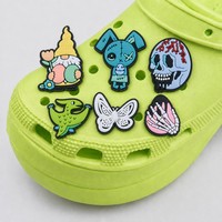 Autocollants en PVC souple à clipser, motifs de dessins animés, breloques porte-bonheur, décorations pour pailles et chaussures – Meilleures ventes en gros