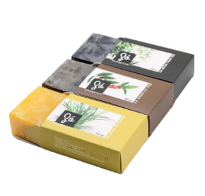 Savon artisanal hydratant à l'huile de coco biologique et au beurre de karité, marque privée OEM, enrichi en niacinamide et en arbutine pour aider à éclaircir la peau - Product Image 2