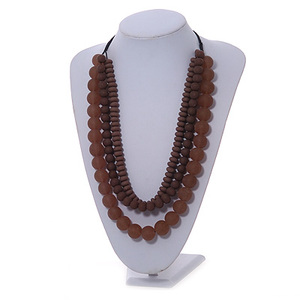 Collier unique multicouche en résine corail rouge perlé, forme boule, bijou de fête unisexe, pièce de mode affirmée pour femme - Product Image 6