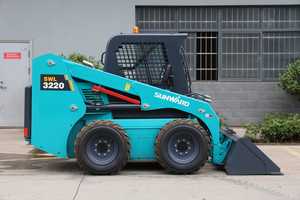 Cargadora Compacta SW SWL3220 con Ruedas Azules, Cucharón Frontal, Motor Diésel, para Manejo de Materiales de Construcción - Product Image 5
