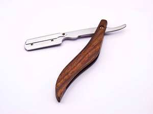 Navaja de Afeitar Profesional con Cuchilla Intercambiable en Oferta, Cuchilla de Acero Inoxidable de Bajo Precio con Mango de Madera - Product Image 5
