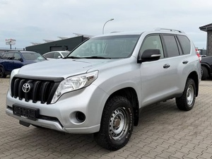 รถยนต์มือสองปี 2015 รุ่น Prado SUV เครื่องยนต์เบนซิน Aspire 2.7L เกียร์อัตโนมัติ พวงมาลัยซ้าย 7 ที่นั่ง ล้อแม็ก R17 ภายในสีเข้ม เบาะผ้า - Product Image 3