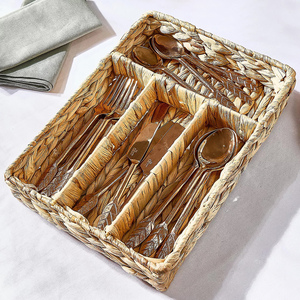Organisateur de tiroir à couverts en jacinthe d'eau tressée, plateau de rangement pour ustensiles, conteneurs divisés pour couverts - Product Image 1