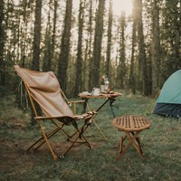 Table d'extérieur pliable en teck, moderne, durable et écologique, avec poignée en bois, idéale pour la terrasse – Fabrication indonésienne – Meilleures ventes