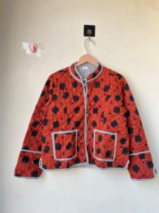 Veste matelassée en coton indien faite à la main avec des poches, veste d'hiver florale, veste kimono en coton imprimé à la main, cadeau pour elle - Product Image 4