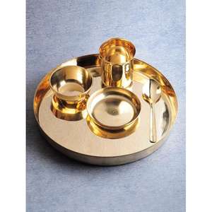 Juego Thali de latón de aspecto dorado de lujo con diseño hecho a mano Juego completo Ideal para regalo de boda y ocasión especial para exportación a granel - Product Image 1