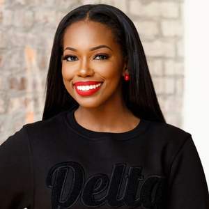 Sweat-shirt à col rond en chenille Delta uni Noir Premium Fleece Sorority Apparel Greek DST Monochrome Winter Top - Product Image 6