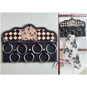 Organizador de Bufandas de Cuero Genuino con Diseño a Cuadros Hecho a Mano, Estilo Rústico Occidental, con Anillos de Latón - Product Image 1