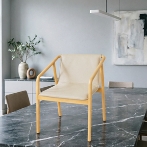 Chaise de salle à manger scandinave moderne avec revêtement en cuir et pieds en bois pour l'ameublement de la maison - Product Image 1