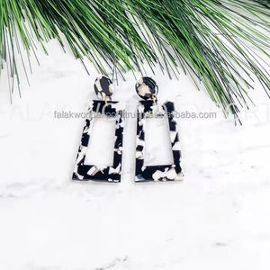 Boucles d'oreilles créoles en corne de buffle de luxe bijoux élégants polis légers Boucles d'oreilles lustre en corne de boeuf pour femmes filles Bijoux FWE - Product Image 6