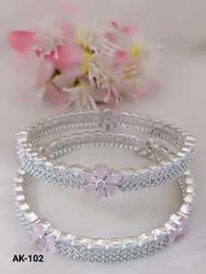 Best-seller AD Bangles élégants Bijoux pour femmes et adolescents Designs tendance au prix de gros - Product Image 2