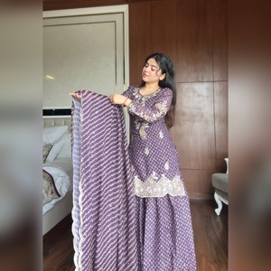 Ensemble ethnique chic multicolore en chinon avec détails de travail en resham et dupatta en chinon fantaisie, collection 2025 - Product Image 3