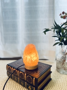 2024 the Tranquility USB para el espacio de meditación y la iluminación suave Lámpara de sal de forma natural Lámpara halógena Lámpara de mesa - Product Image 2