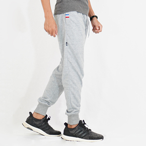 Pantalones Deportivos Frans Cómodos Para Hombre. Pantalones de chándal hechos para la comodidad y el estilo, perfectos para cualquier ocasión casual. - Product Image 3