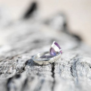 Anillo de plata 925 de amatista natural original hecho a mano, joyería de piedras preciosas púrpuras, anillo de piedra para dotados y mujeres - Product Image 4