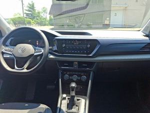 2024 V-o-l-k-s-w-a-g-e-n T-a-o-s SE FWD con bajo kilometraje y precio asequible en stock listo para enviar - Product Image 5