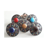 Grande broche ronde ethnique faite à la main broche pendentif pierre centrale de couleur ambre Tribal Kuchi Design avec turquoise pour les mariages