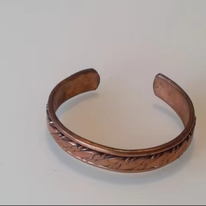 Pulsera magnética de cobre para el alivio de la artritis 99.9% cobre puro talla única para la mayoría de las muñecas - Product Image 1