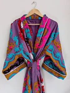 Kimono brodé à la main indien violet d'excellente qualité pour femmes disponible chez Wholesale Supply Kimono Dress - Product Image 2