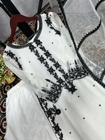 Ensemble Kurti et pantalon traditionnel à manches longues, imprimé à la main, longueur genou, avec dupatta fantaisie, très demandé, provenant de Surat