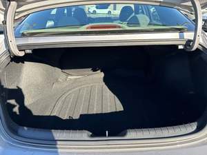 Hyundai Elantra SEL FWD 2022 incroyablement parfaite avec faible kilométrage en stock, offerte à un prix fantastique - Product Image 2