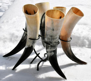 Ensemble de cornes à boire viking en matériau organique écologique poli, design animal personnalisé, support pour mug à bière, décoration d'intérieur - Product Image 6