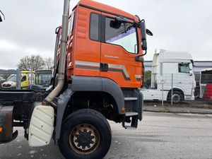 M AN TGA 26.480 6x6 Motore a Combustione Interna Trasmissione Automatica Euro 4 Diesel Ribaltabile con Installazione Idraulica Potenza 480CV - Product Image 3