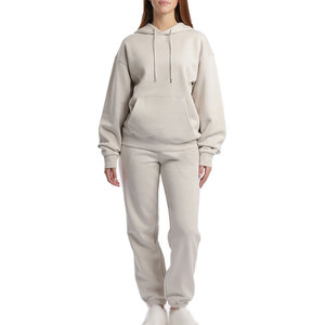 Conjunto deportivo de chándal para mujer personalizado con chaqueta con cremallera y pantalones para fitness, viajes y uso deportivo informal - Product Image 4