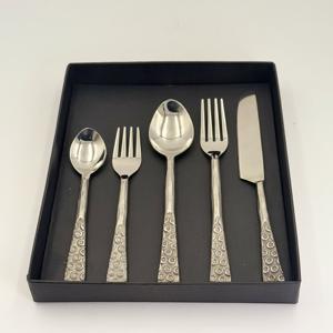 Juego de Cubiertos Reutilizables de 5 Piezas con Caja, Cubiertos de Acero Inoxidable de Alta Calidad para el Hogar, Restaurante y Regalo de Boda - Product Image 1