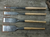 Lot de 4 Ciseaux de Charpente Tranchants en Acier Carbone Trempé Forgé à la Main, Manche en Frêne Avec Étui
