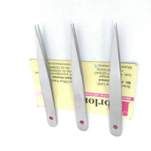 Pince à épiler à sourcils en acier inoxydable personnalisée de haute qualité applicateur de sourcils coloré avec produit d'étiquette supérieure à pointe inclinée - Product Image 1