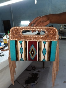 Sac bandoulière en cuir de vachette 100% véritable style Navajo avec franges, couleur personnalisable, fabrication artisanale indienne, vente en gros, sur mesure - Product Image 6