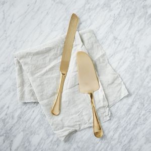 Élégant serveur à gâteau en métal en acier inoxydable conçu pour trancher sans effort des gâteaux, des tartes, des pâtisseries et des desserts magnifiquement - Product Image 3