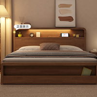 Lit mural king-size en chêne massif de style nordique moderne avec rangement, lit plateforme durable et écologique pour chambre principale