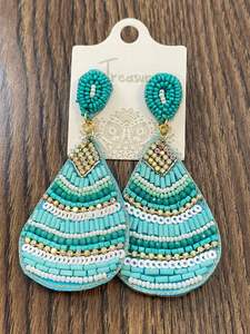 Pendientes bordados con cuentas para festivales y eventos - Product Image 2