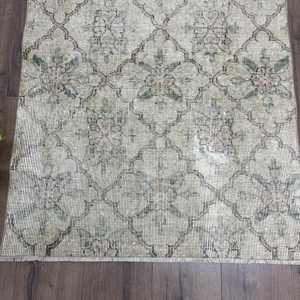 พรมวินเทจลายดอกไม้สีเทา ขนาด 2.8x6 ฟุต ทำจากขนแกะตุรกี - Product Image 2