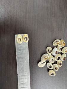 เปลือกหอยวัวธรรมชาติตัดด้วยมือทำความสะอาดและพร้อมสำหรับการส่งออกเปลือกวัวตัดตามสั่งเป็นมิตรต่อสิ่งแวดล้อมและจัดหาโดยจริยธรรม - Product Image 2