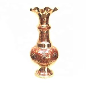 Article de décoration d'intérieur fait à la main de concepteur de vase à fleurs en laiton exquis pour des espaces de vie élégants et des cadeaux de qualité supérieure - Product Image 6