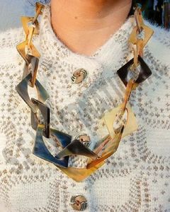 Chaînes pour femmes de style vintage, géométriques, en alliage, plaquées argent, polies, en corne de buffle, couleur ambre miel, naturelles, pour les fêtes - Product Image 2