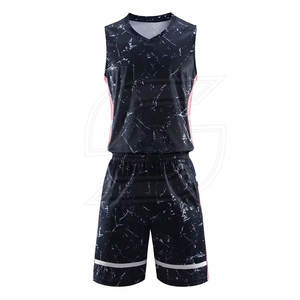 ชุดบาสเกตบอลชายคุณภาพสูงสำหรับทีม พร้อมเสื้อและกางเกงขาสั้นที่ปรับแต่งได้ ดีไซน์ระบายอากาศสำหรับฤดูร้อน เหมาะสำหรับการฝึกสอน - Product Image 1