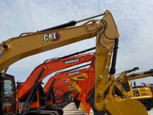 Venta caliente usada Caterpillar 320GC excavadora sobre orugas Japón Original 2023 modelo Hefei ciudad China componentes básicos que incluyen motor - Product Image 5