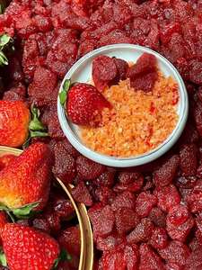 Meilleur prix Fraises séchées moelleuses et moelleuses Collation de fruits naturels Vietnam Vente en gros Approvisionnement en vrac - Mme Tarina - Product Image 1