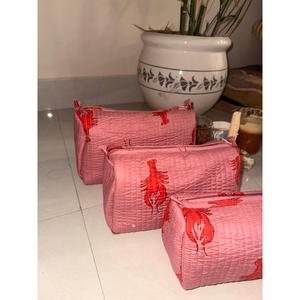 กระเป๋าเครื่องสำอาง Pintresty 3 ชิ้น ขนาดใหญ่ ทนทาน ผลิตจากวัสดุ PU พร้อมซิป  สามารถใส่โลโก้ได้  ดีไซน์น่ารัก พกพาสะดวก  พร้อมลายโลโก้ - Product Image 3