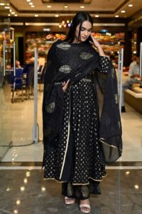 Ensembles de vêtements ethniques élégants et tendance en coton, style indien et pakistanais traditionnel, col en V, manches longues, longueur genou, avec sequins - Product Image 5