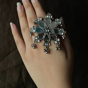 Anillos Plateados en Plata Antigua Afgana de Diseño Hermoso, Hechos a Mano y de Alta Calidad, Conjuntos de Joyería para Boda - Product Image 4