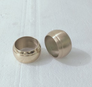 Servilletero de latón fundido de alta calidad Diseño único con acabado brillante y mate para fiestas y uso en la Mesa - Product Image 4