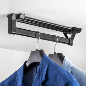 Organizer per armadio con chiusura estraibile in alluminio verniciato nero Emuca - Product Image 3