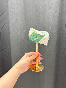 L'ornement en verre coquillage ajoute une touche artistique à la décoration intérieure, idéal pour les salons élégants et les espaces de style côtier - Product Image 3